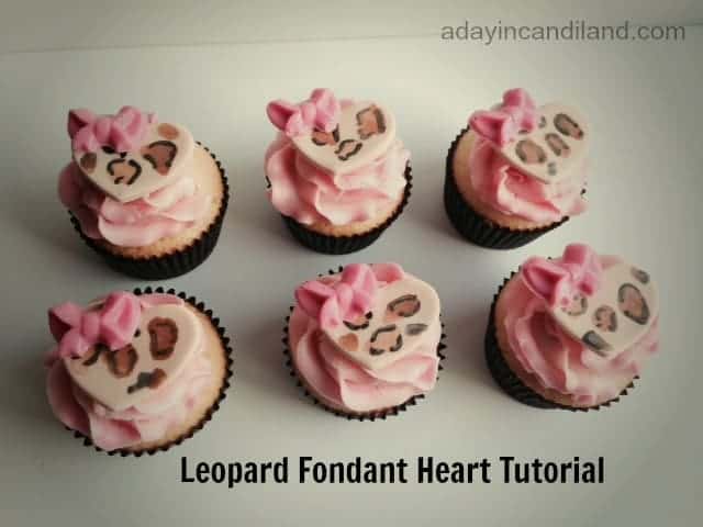 6 Fondant Heart cupcakes with bows 