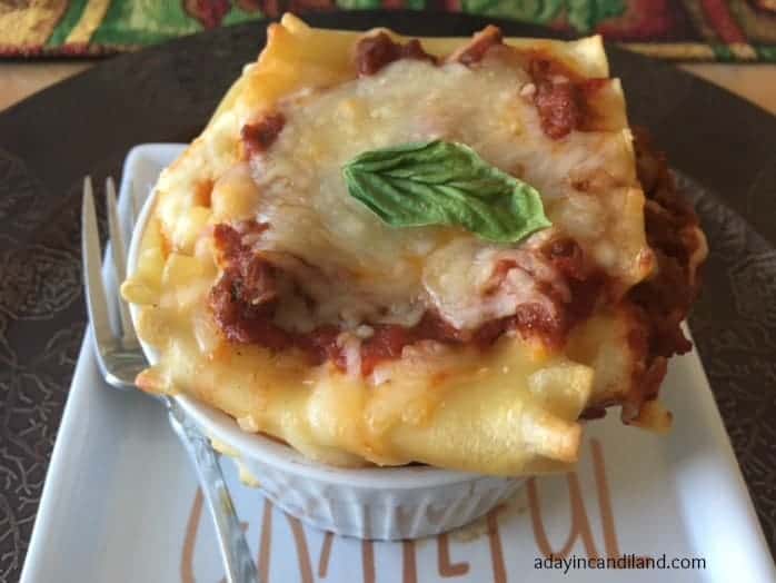 Tuscan inspired lasagna in ramekins single serving family friendly food recipe #candiland 