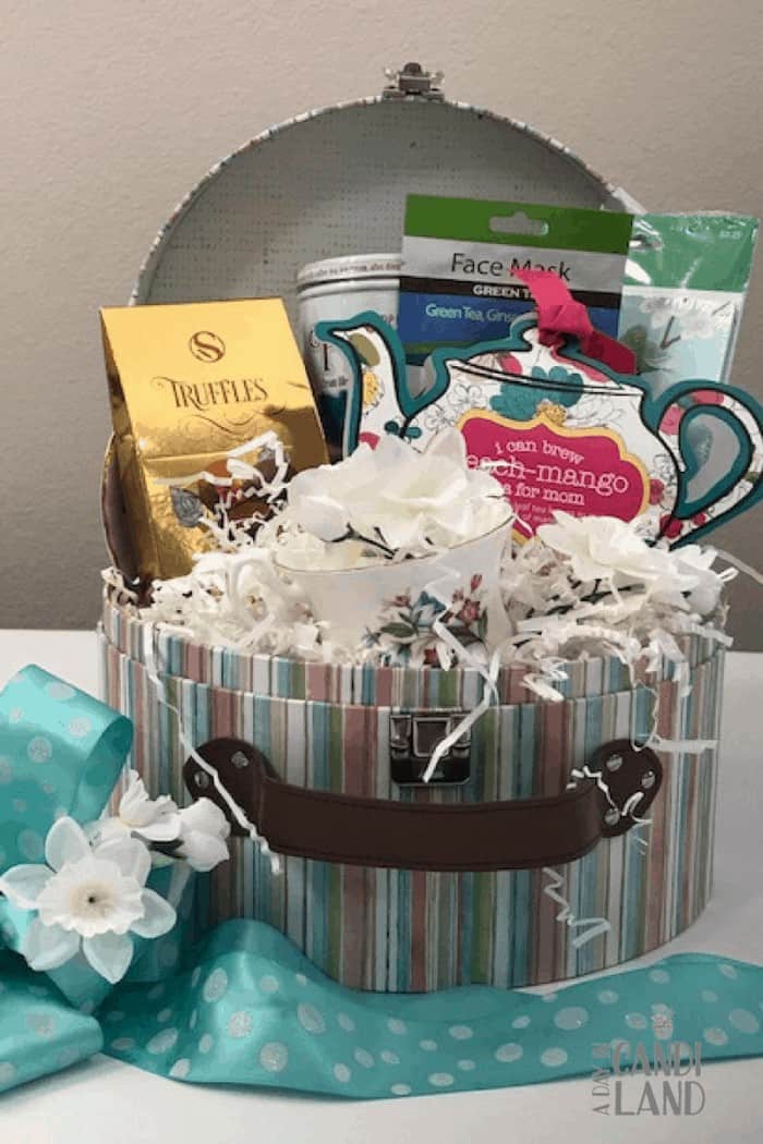 DIY Dollar Store Gift Basket Ideas with personalized details!