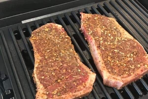 Cooking a steak with my Gourmia indoor smokeless grill for the first t