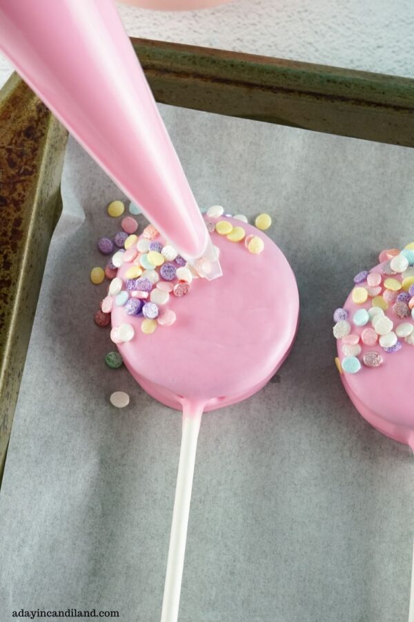 Valentine's Day Oreo Pops - A Day In Candiland