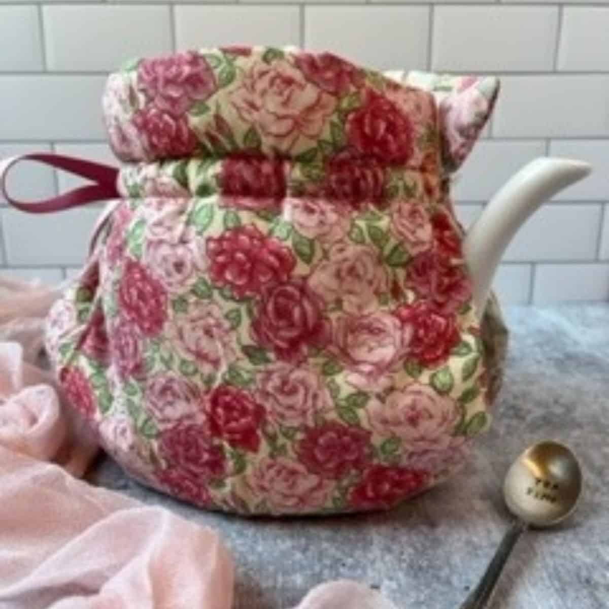 Tea Cozy on Tea pot.